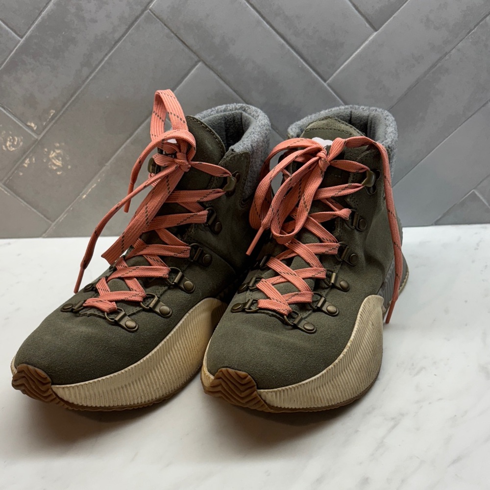 Sorel Olive and Pink Athletic High-Tops. OUT N ABOUT III CONQUEST WP